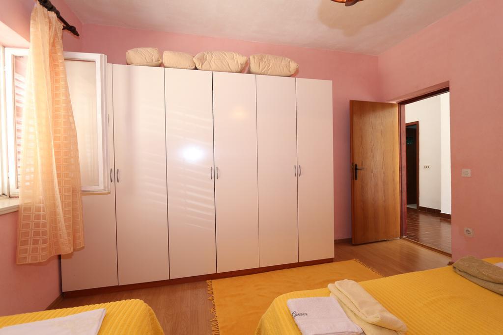 Apartments Antoneta Makarska Exterior photo