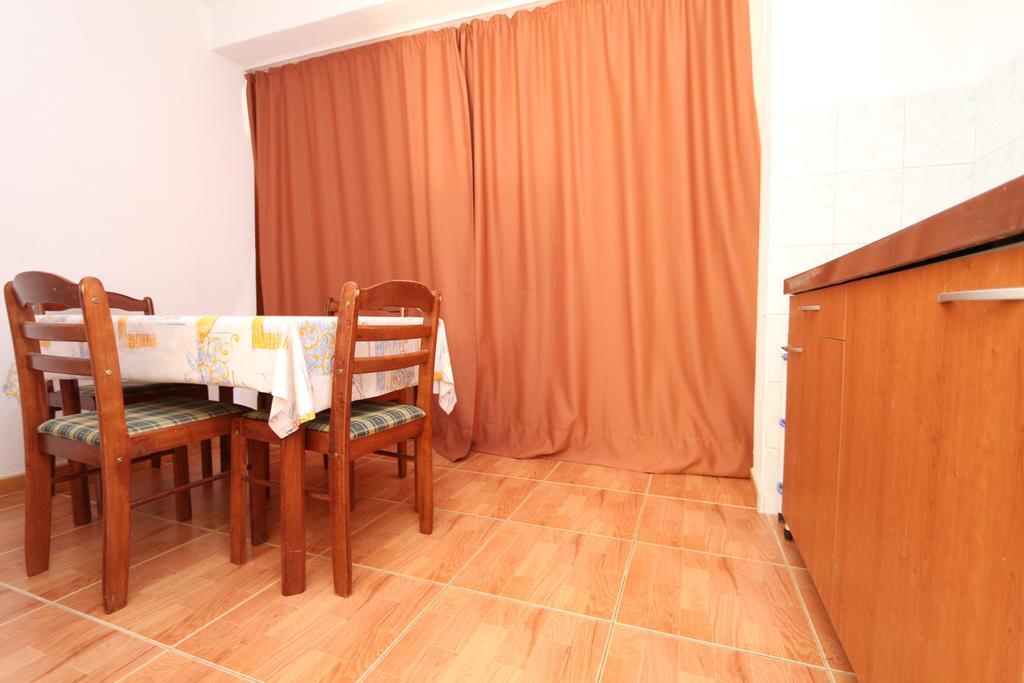 Apartments Antoneta Makarska Exterior photo