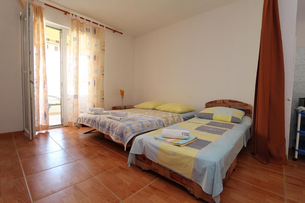 Apartments Antoneta Makarska Exterior photo
